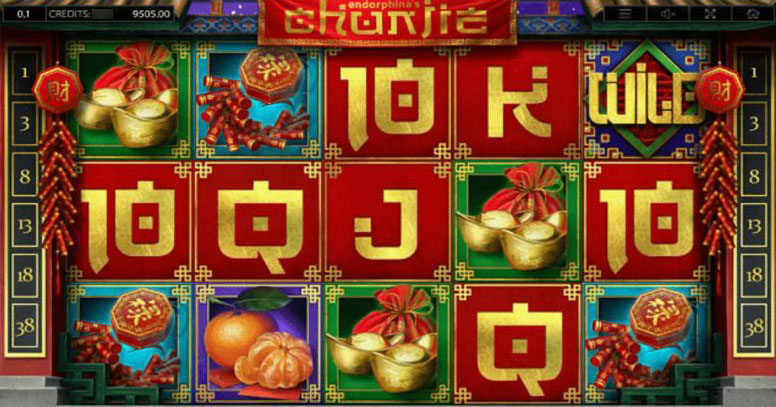 Игровое поле Chunjie: 5 барабанов, 3 ряда, символы — апельсины, карпы, монеты, фейерверки